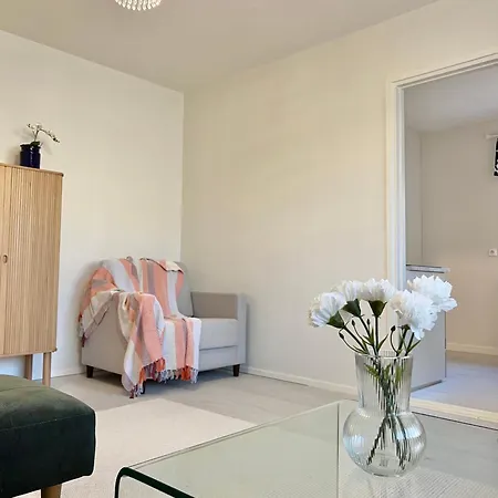 Premium Cityhome -free Wifi & Parking *